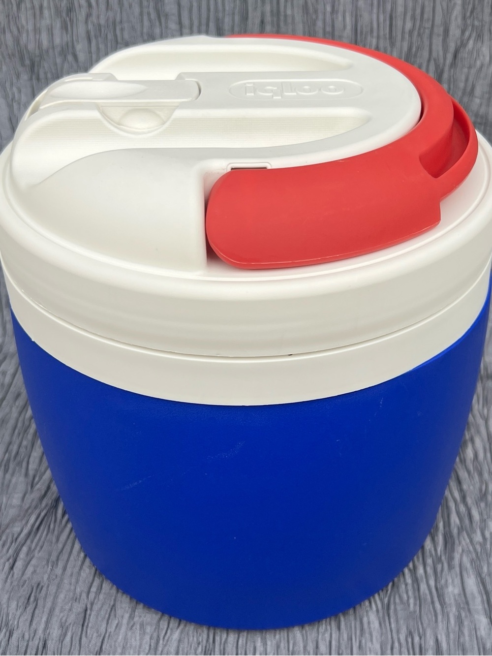 IGLOO Elite 1 gallon Water Cooler Dog K9 Training Drinking Red White & Blue USA